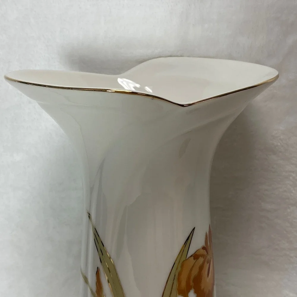 VTG Fine China Japan Orange Iris White Vase Blue Dynasty Stoneware Gilded‎ Vase